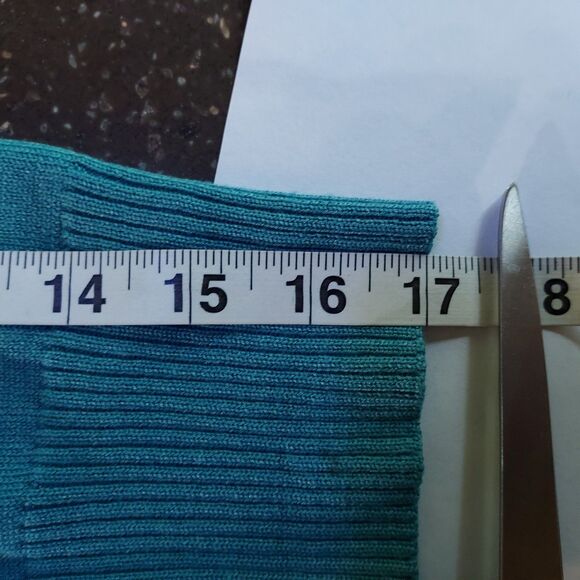 St. John SoCa Wool Silk Cashmere Blend Cardigan Women Size Small Snap Front Flaw - Picture 14 of 16